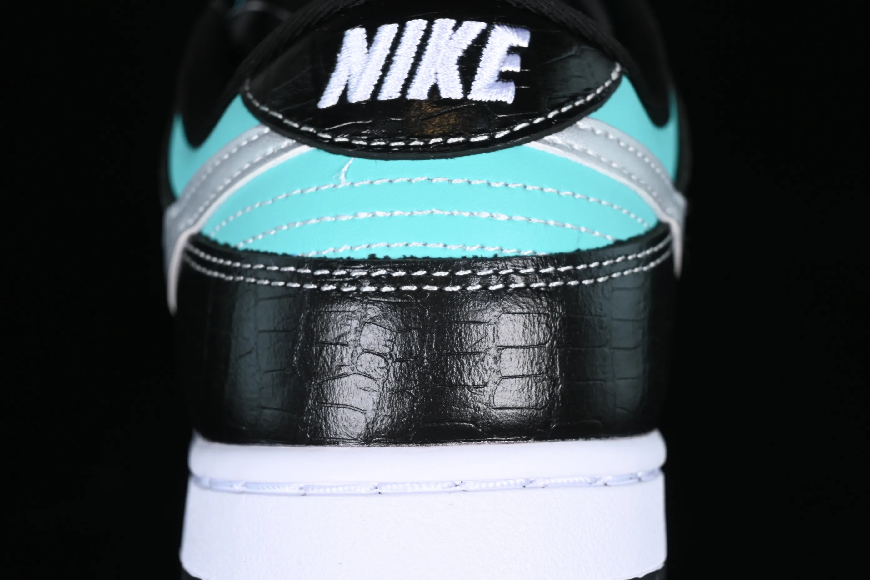 All categories Nk SB Dunk series Nk SB Dunk Low low-top sneakers Nk Dunk SB Diamond "Tiffany" diamond mint green low-top sports and leisure sneakers 304292-402